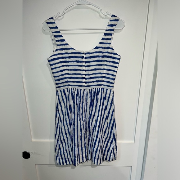 NWT Vineyard Vines Fit and Flare Dress_ Size 0 - Picture 5 of 5